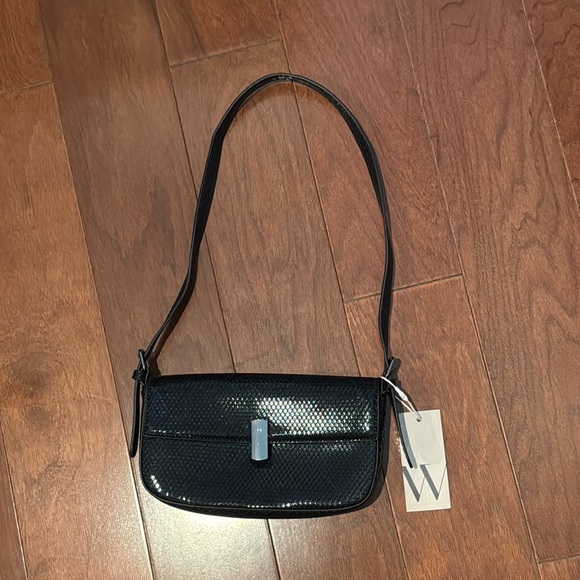 Worthington Black Shoulder Bag Sleek Design - Picture 1 of 9